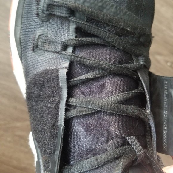 Nike Kyrie 6 Basketball Shoes - Picture 6 of 8